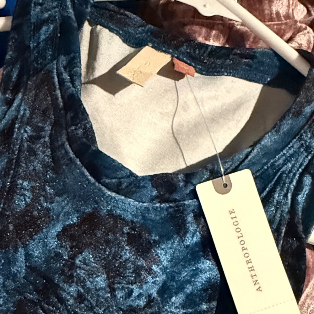 Pilcro Women’s Blue Patterned Racerback Tank Top - Picture 4 of 5